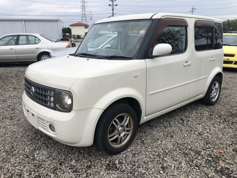 Nissan cube 2004 год