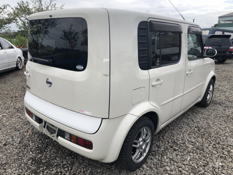 Nissan cube 2004 год