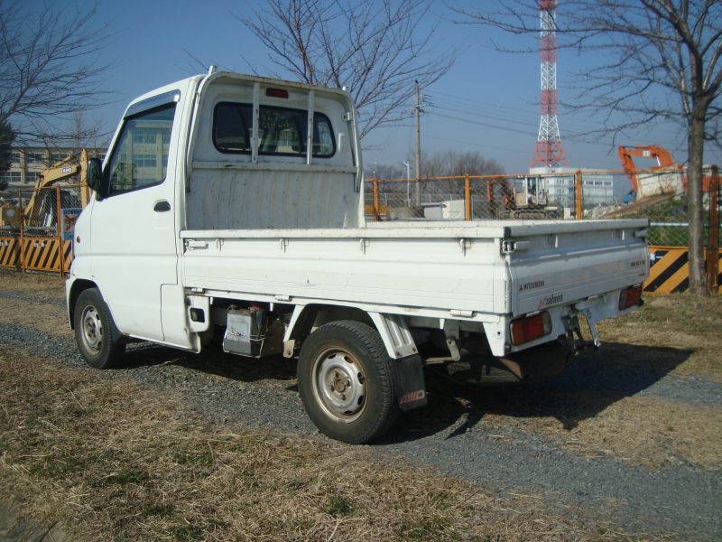 Mitsubishi minicab truck