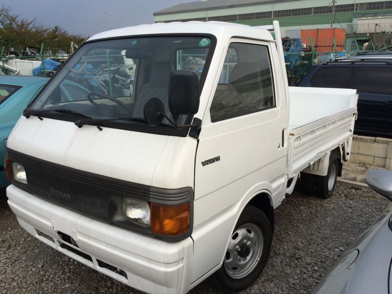 Nissan vanette van truck