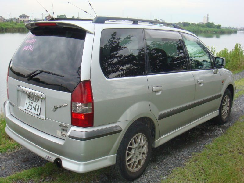 Mitsubishi grandis 1997