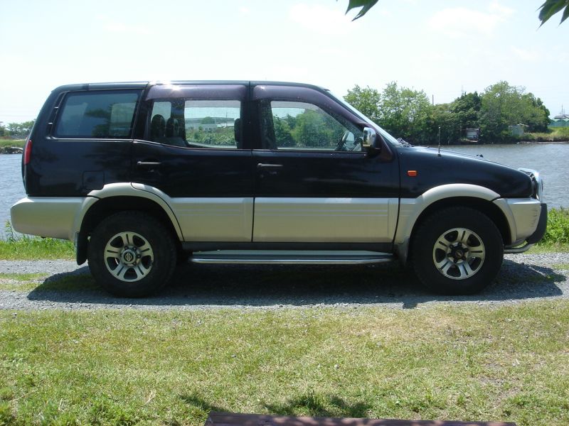 Nissan mistral 1996