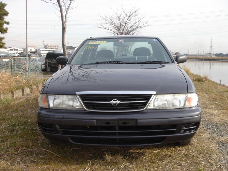 Nissan sunny ex saloon