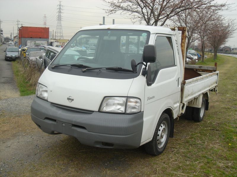 Nissan vanette van truck