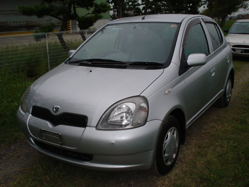 Toyota vitz купе