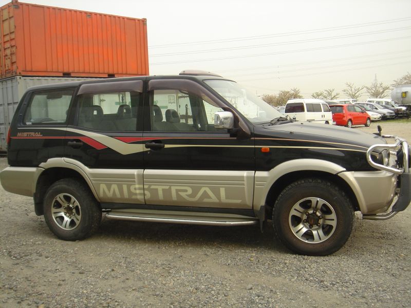 Nissan mistral 1995