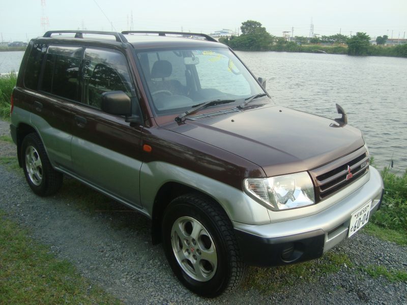 Mitsubishi pajero io 1998