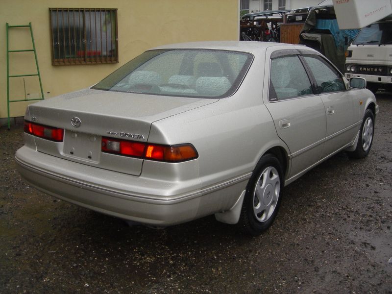 Toyota camry gracia 1998