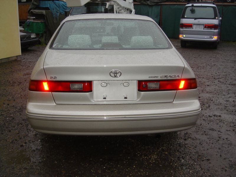 Toyota camry gracia 1998