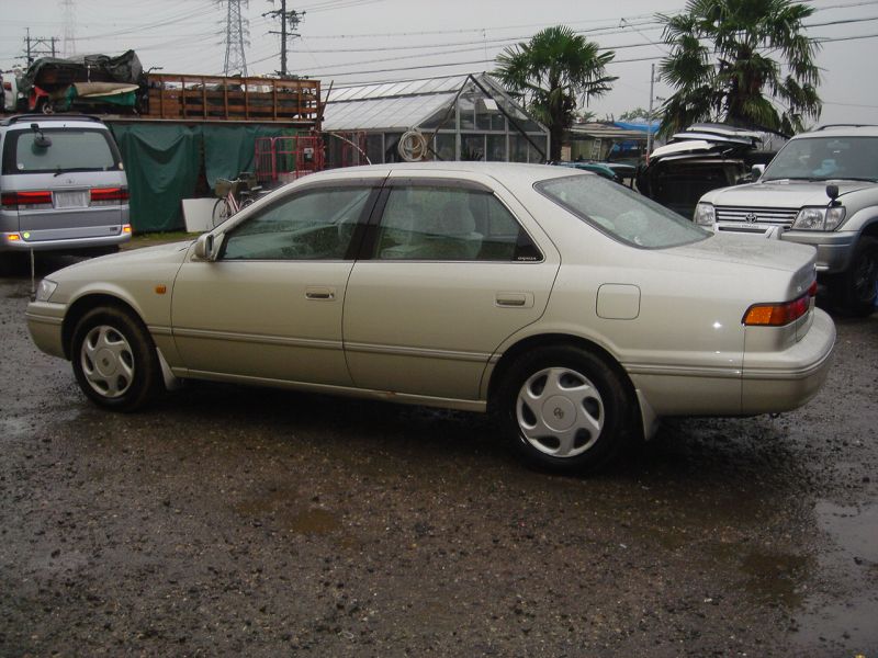 Toyota camry gracia 1998