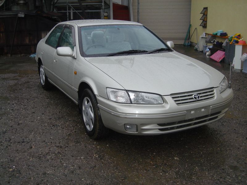 Toyota camry gracia 1998