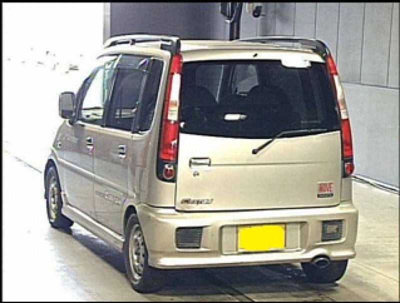 Daihatsu move drom