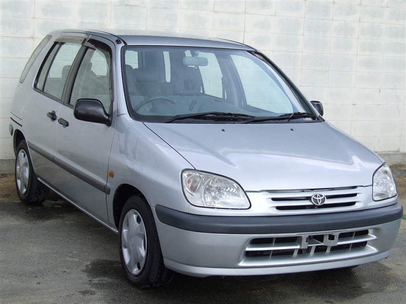 Toyota raum фото