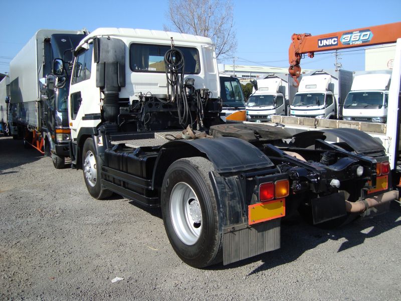 Фара nissan diesel