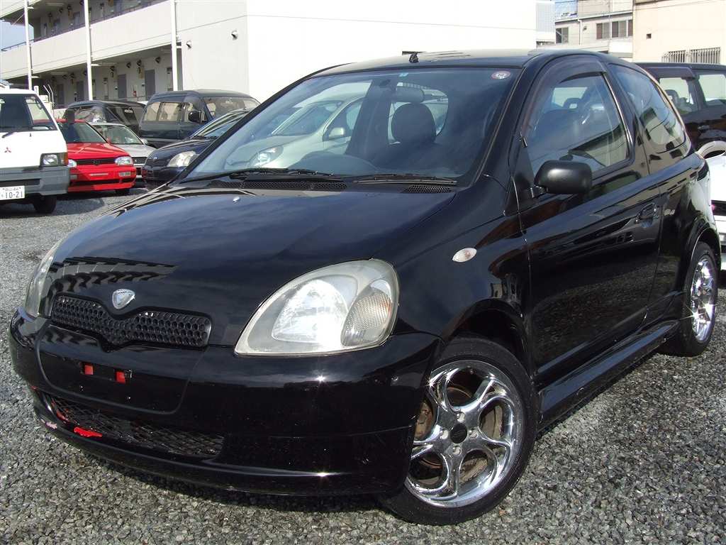 Toyota vitz 2001 года