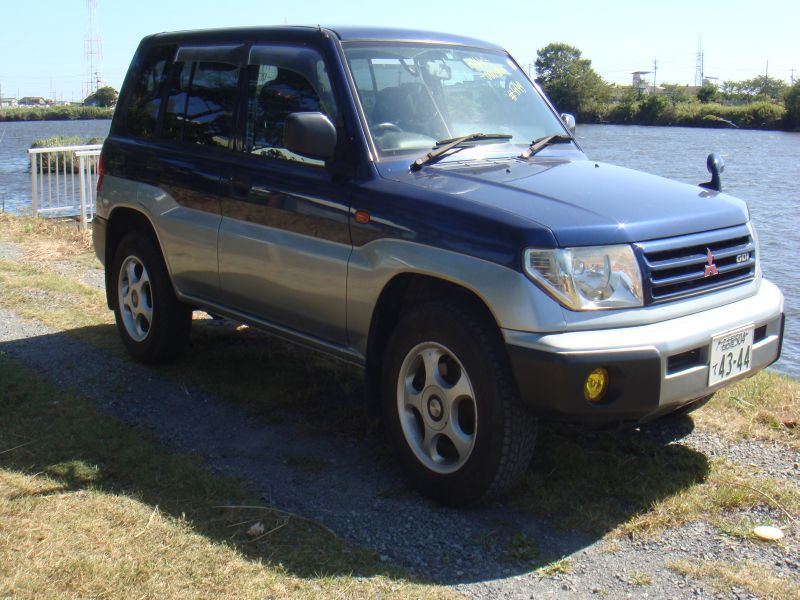 Mitsubishi pajero io 1998