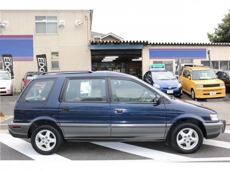 Mitsubishi chariot 1996