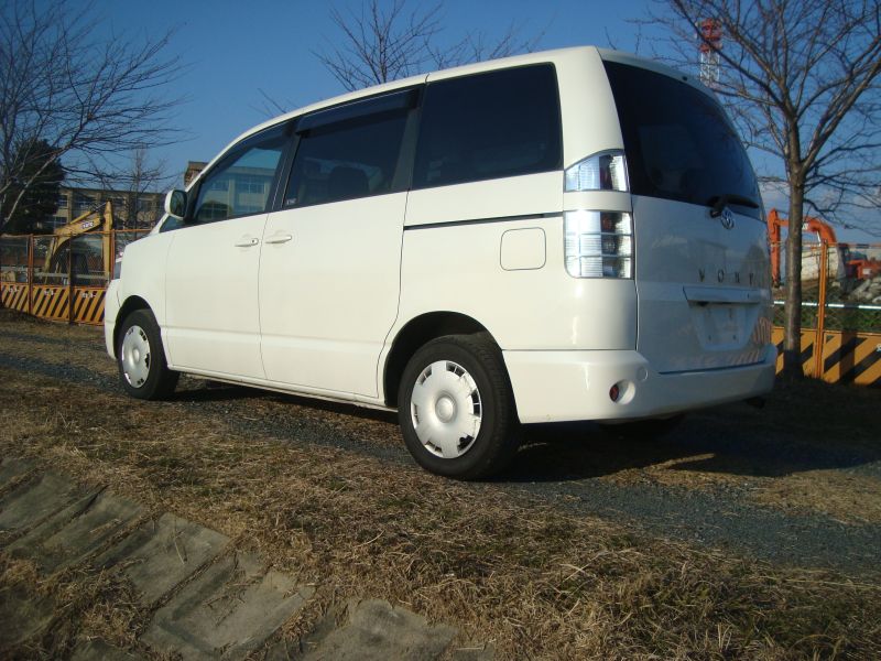 Toyota voxy 2004