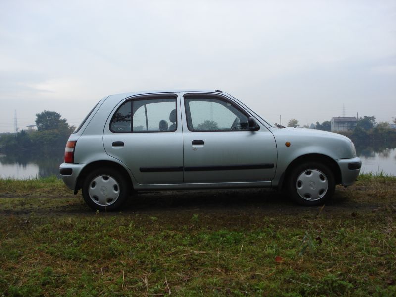 Nissan march 1996