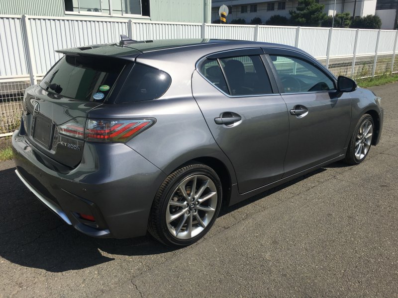 Lexus ct200h 2013