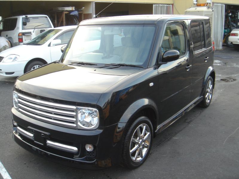 Nissan cube rider