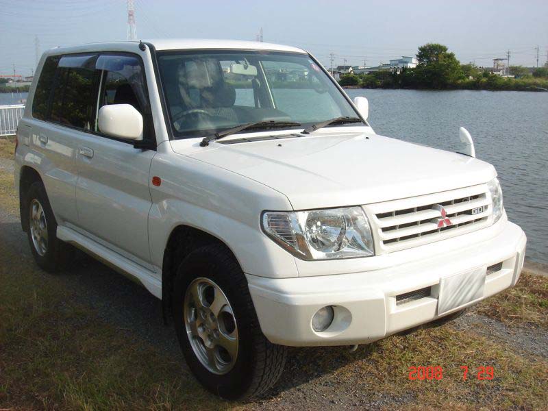 Mitsubishi pajero io обзор