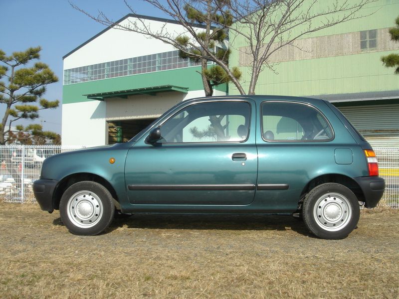 Nissan march 1996