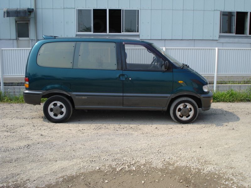 Nissan serena 1994