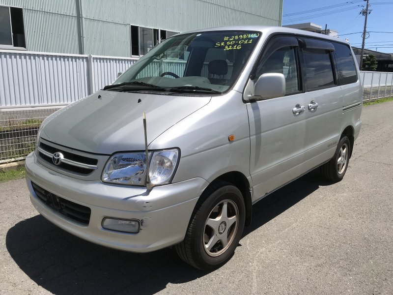 Toyota noah 4wd