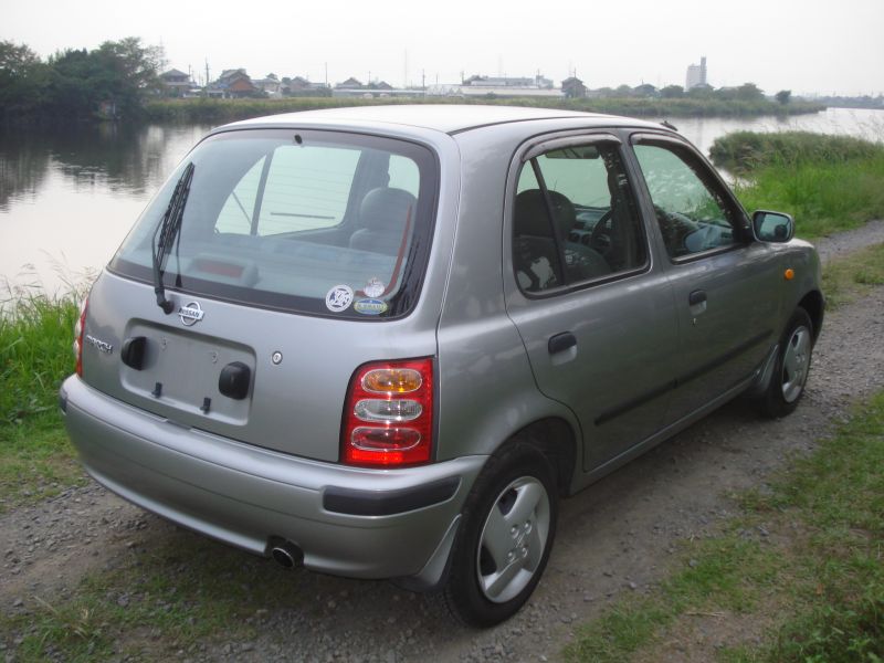 Nissan march 2000