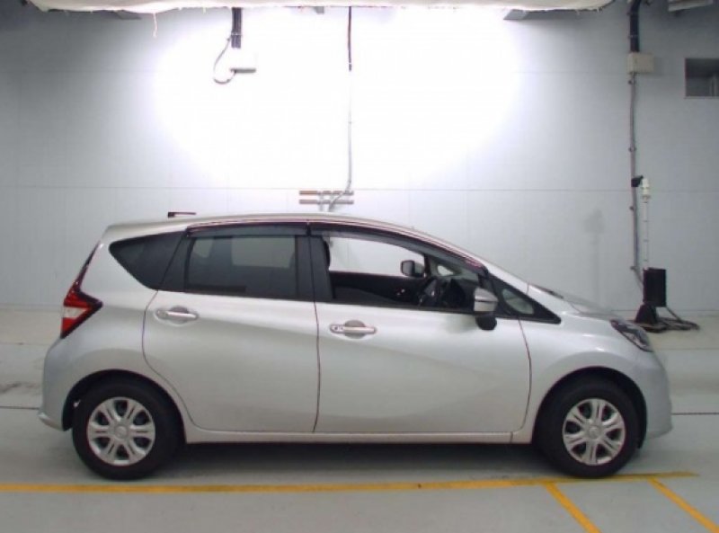 Nissan note x four