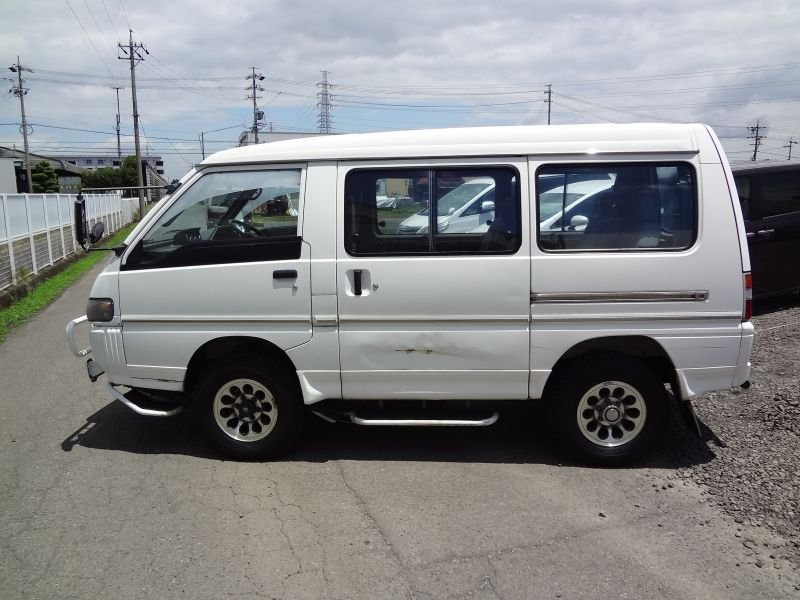 Mitsubishi DELICA STAR WAGON GLX, 1995, used for sale