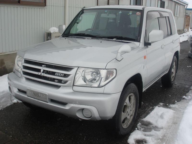 Mitsubishi pajero io 2000