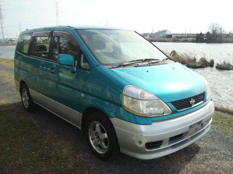 Nissan serena 1999