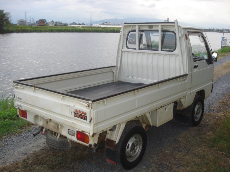 Mitsubishi minicab truck