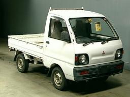 Mitsubishi minicab truck