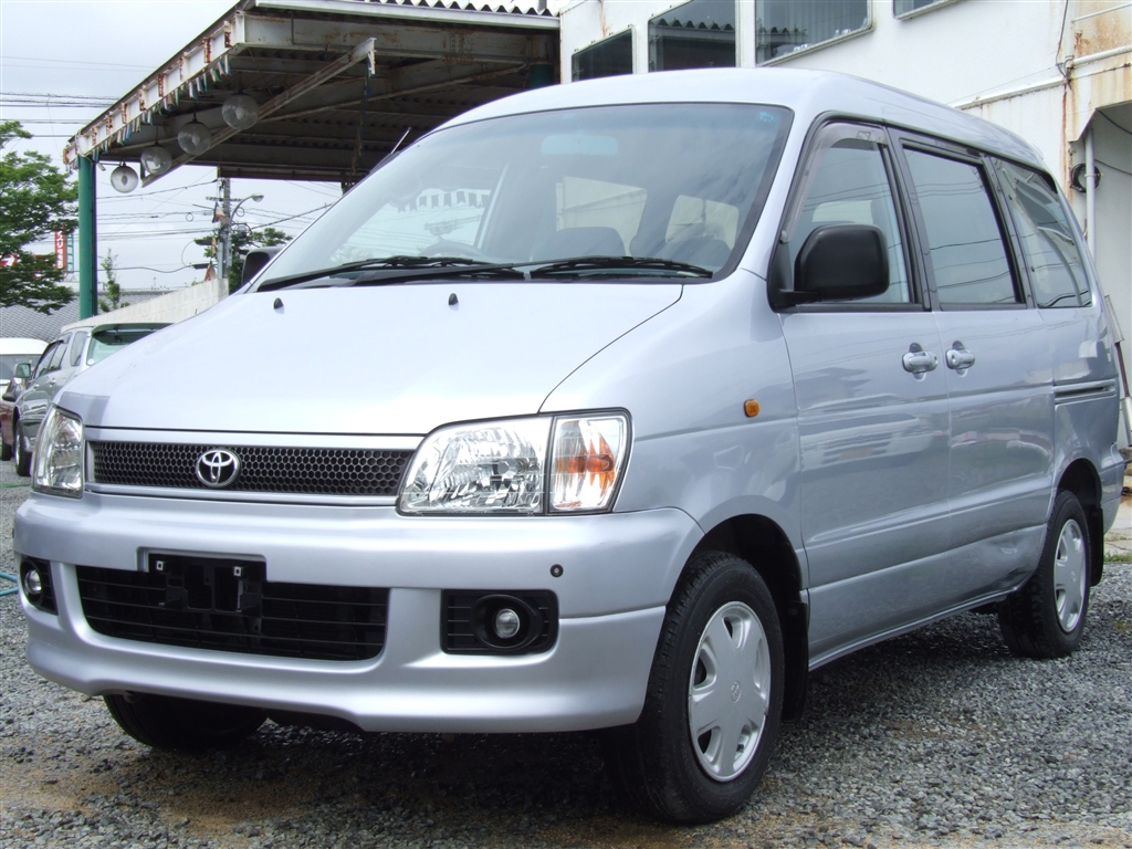 Toyota lite ace noah