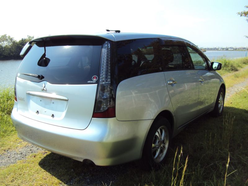 Mitsubishi grandis 2003