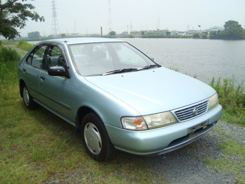 Nissan sunny ex saloon