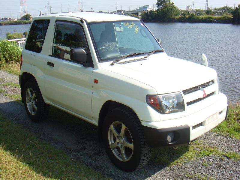 Mitsubishi pajero io 1998