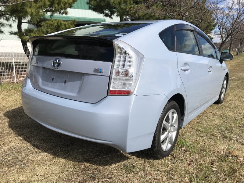 Toyota prius l