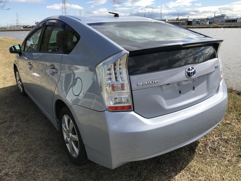 Toyota prius l