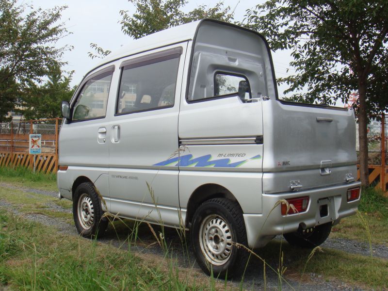 Mitsubishi minicab 4wd