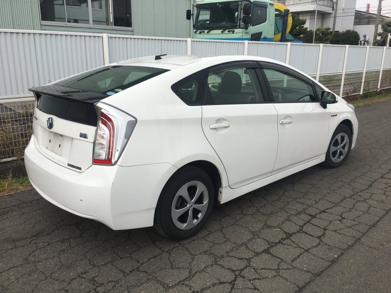 Toyota prius l