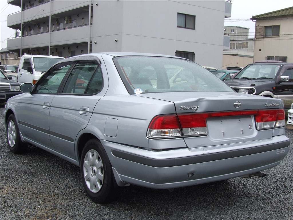 Nissan sunny 2000 год