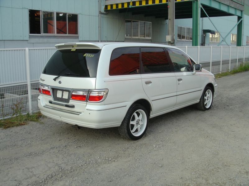 Nissan presage i 1998