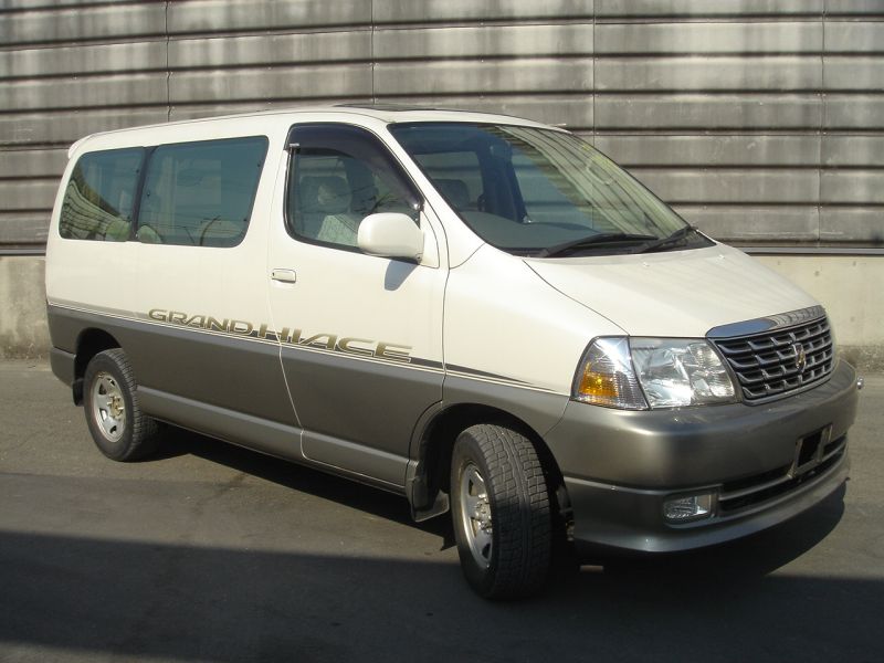 Тойота grand hiace