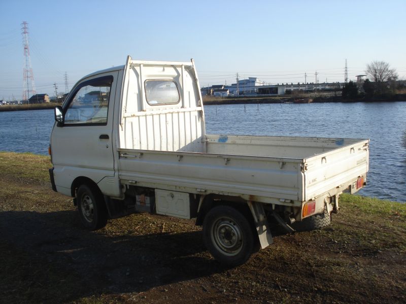 Mitsubishi minicab truck