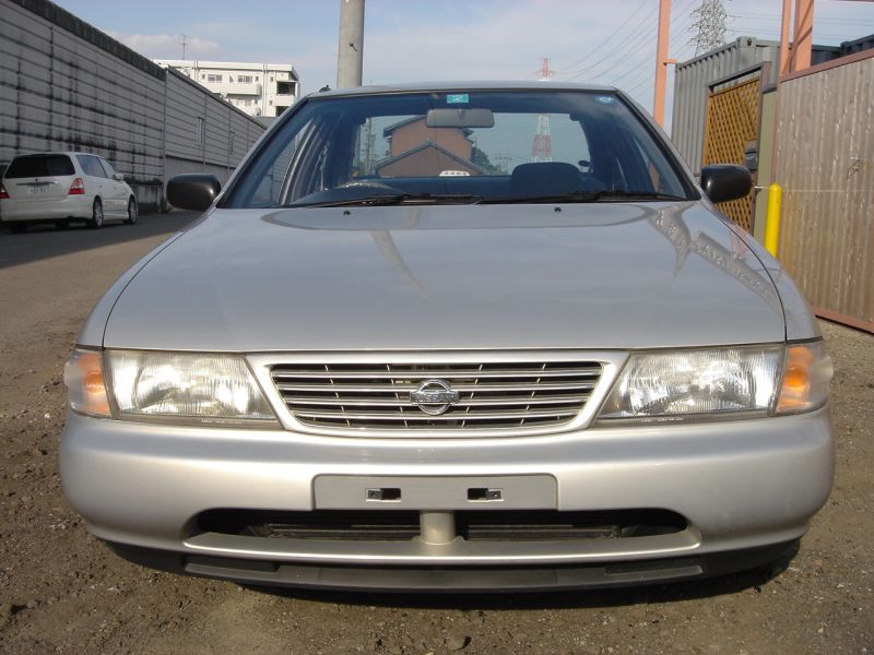 Nissan sunny ex saloon