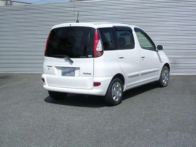 Toyota funcargo 2005